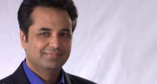 Anchorperson Talat Hussain apology